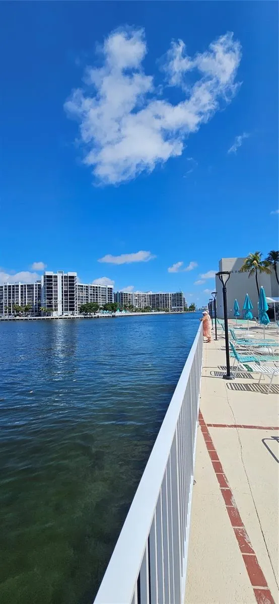3800 S Ocean Dr #322 Hollywood, FL 33019
