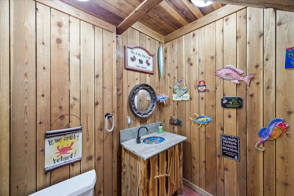 241 Tamana Drive Tiki Island, TX 77554