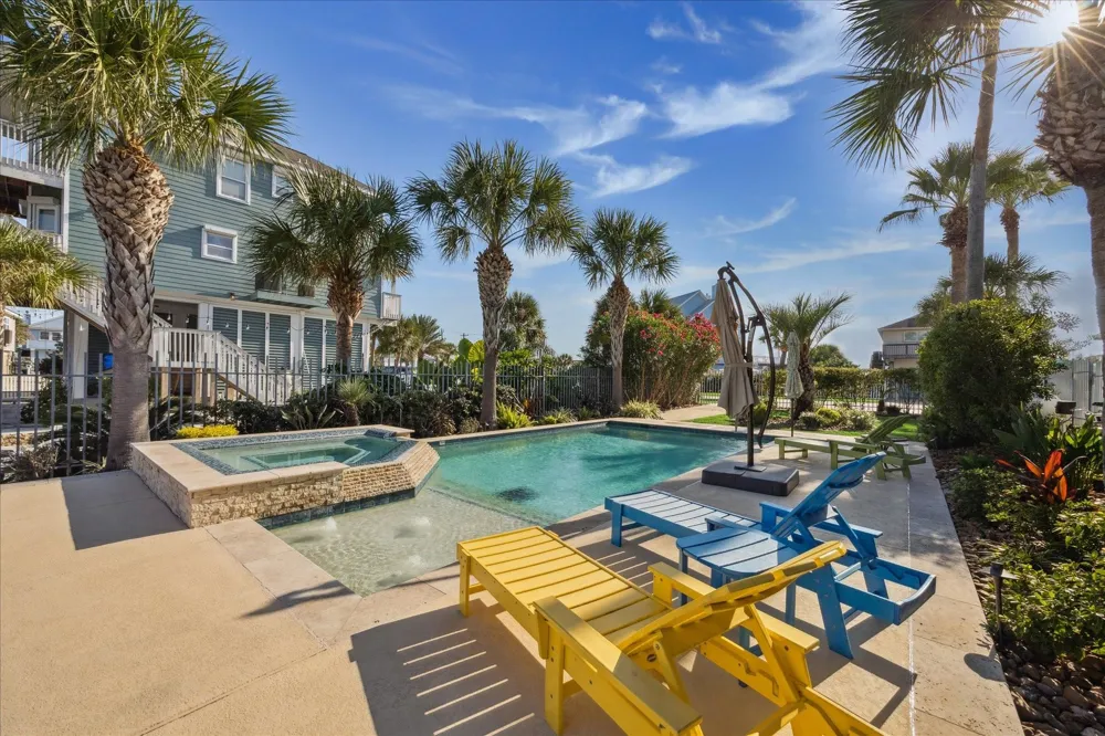 241 Tamana Drive Tiki Island, TX 77554