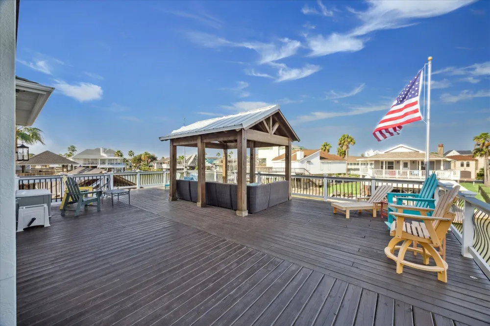 241 Tamana Drive Tiki Island, TX 77554