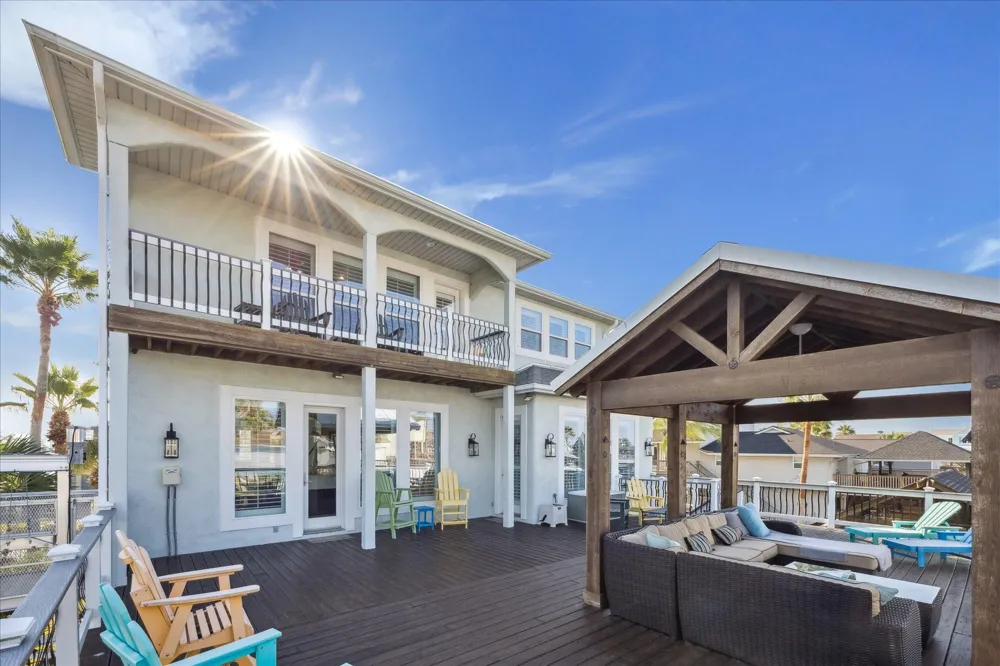 241 Tamana Drive Tiki Island, TX 77554