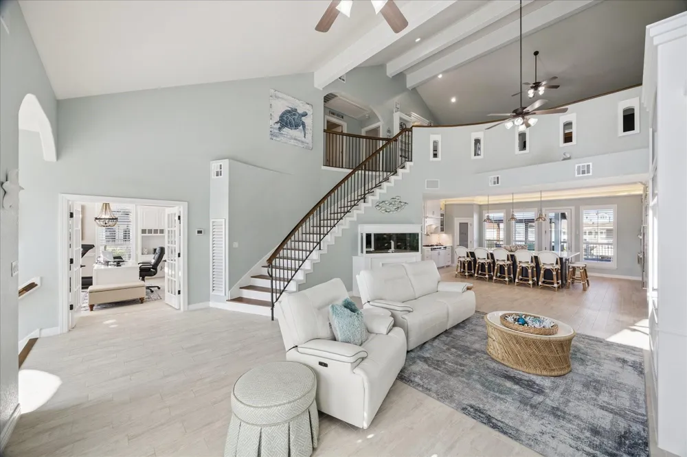 241 Tamana Drive Tiki Island, TX 77554