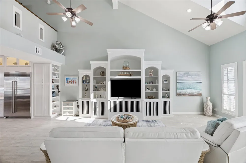 241 Tamana Drive Tiki Island, TX 77554