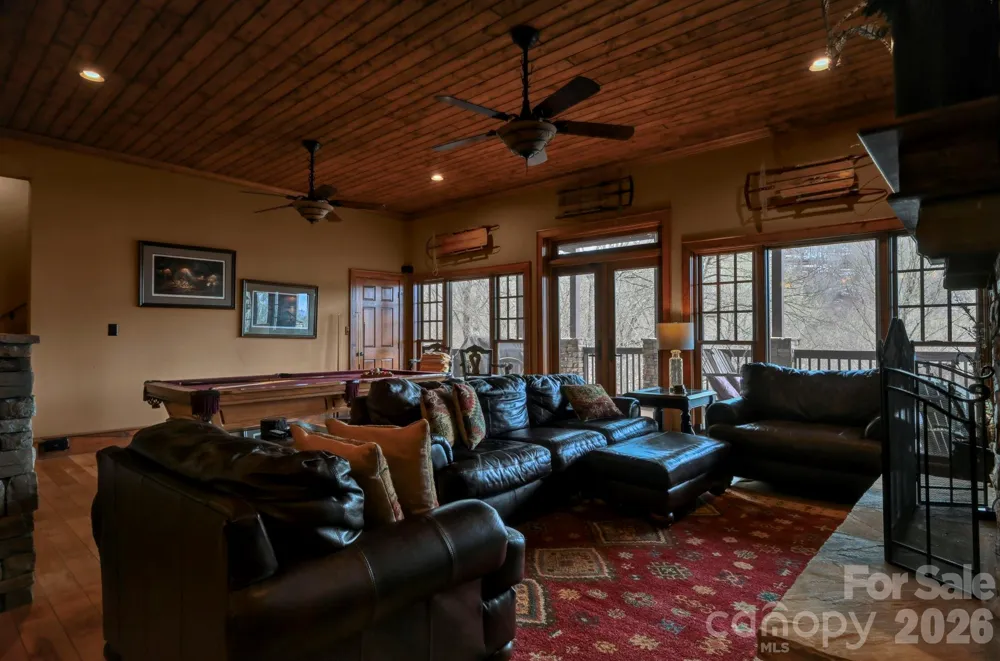 1226 Grouse Moor Drive Sugar Mountain, NC 28604