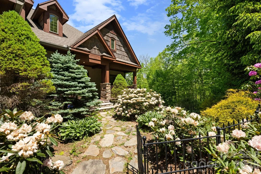 1226 Grouse Moor Drive Sugar Mountain, NC 28604