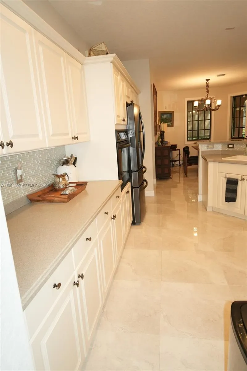 2706 Kinsington Cir #23-2 Weston, FL 33332