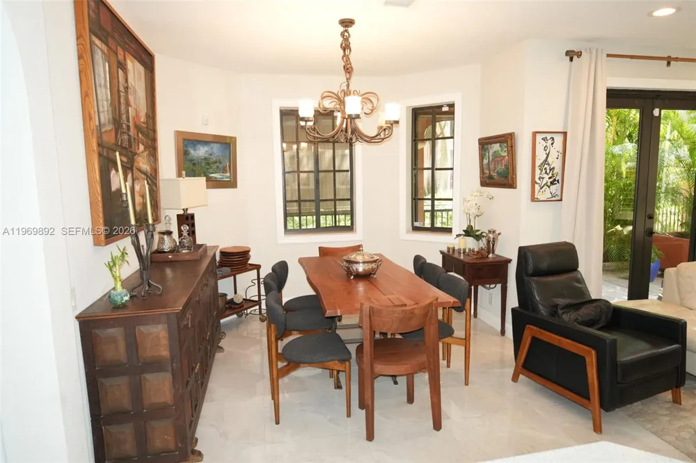 2706 Kinsington Cir #23-2 Weston, FL 33332