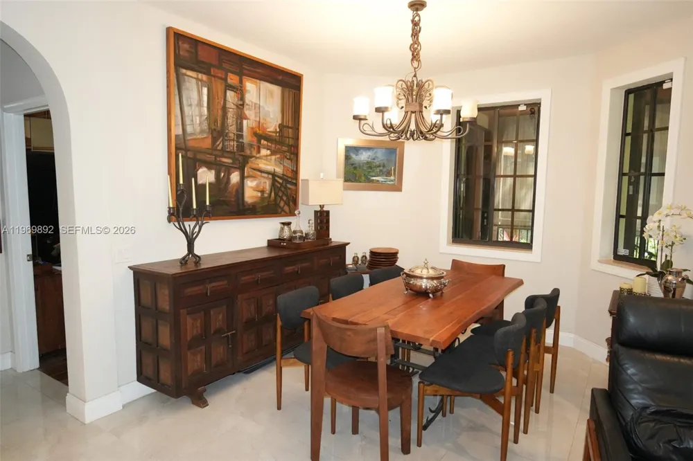 2706 Kinsington Cir #23-2 Weston, FL 33332