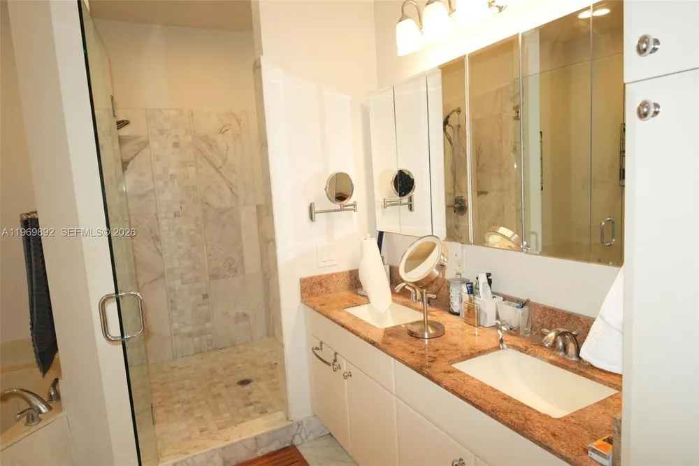 2706 Kinsington Cir #23-2 Weston, FL 33332