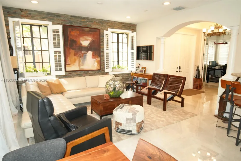 2706 Kinsington Cir #23-2 Weston, FL 33332