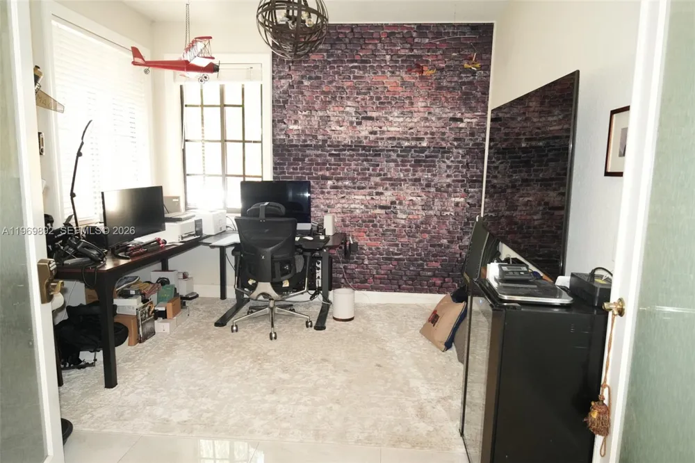 2706 Kinsington Cir #23-2 Weston, FL 33332
