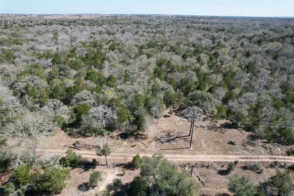 2551 Jurecka Road Fayetteville, TX 78940