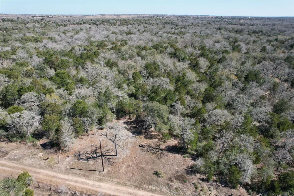 2551 Jurecka Road Fayetteville, TX 78940