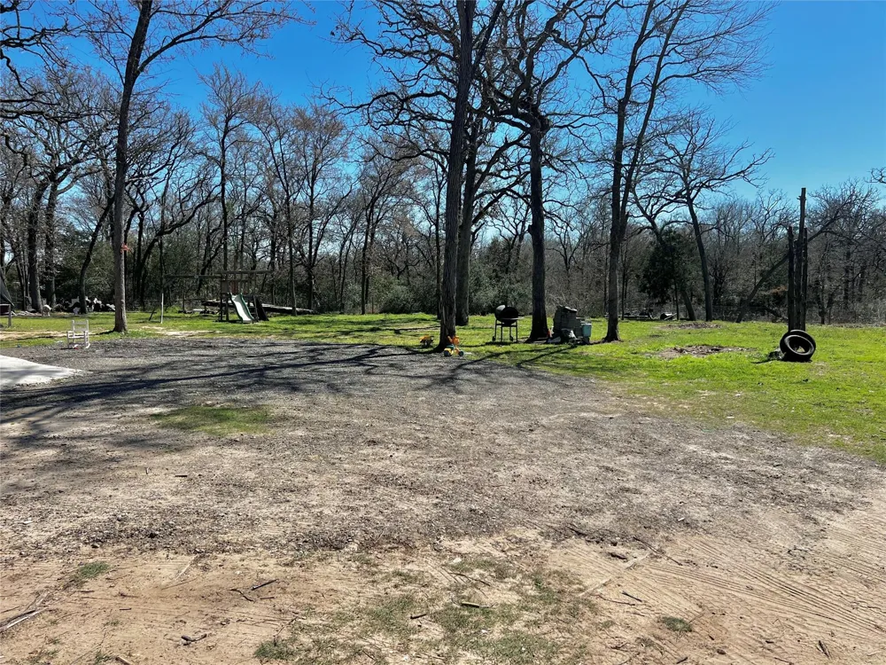 1010 Clay Circle Somerville, TX 77879