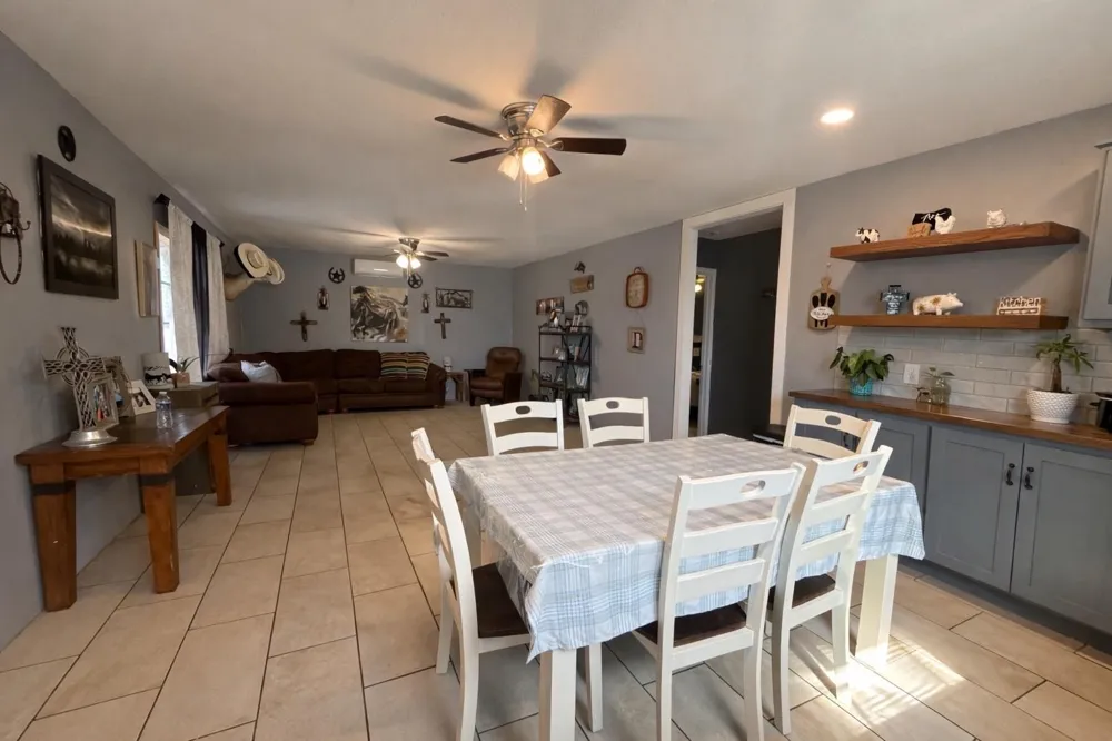 1010 Clay Circle Somerville, TX 77879