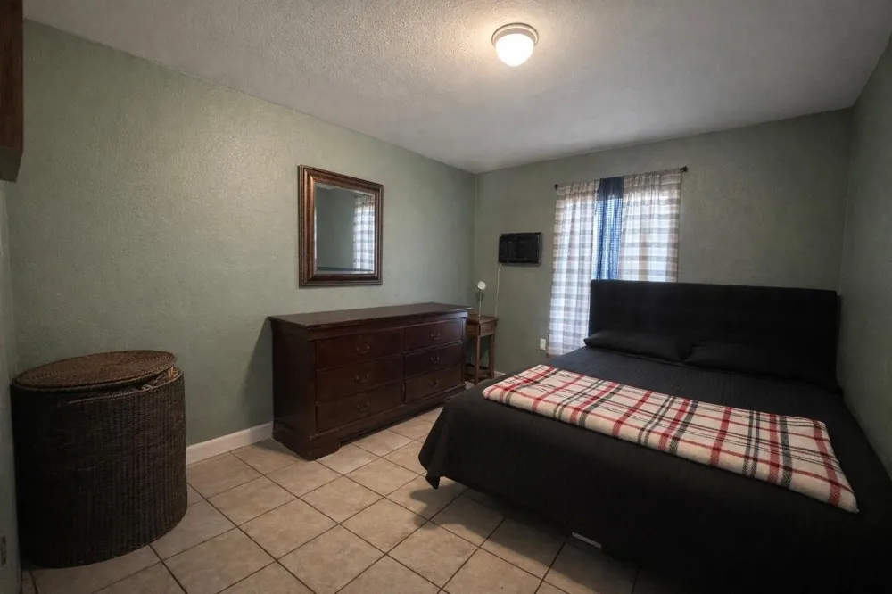 1010 Clay Circle Somerville, TX 77879