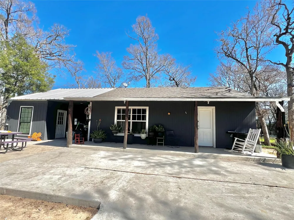 1010 Clay Circle Somerville, TX 77879