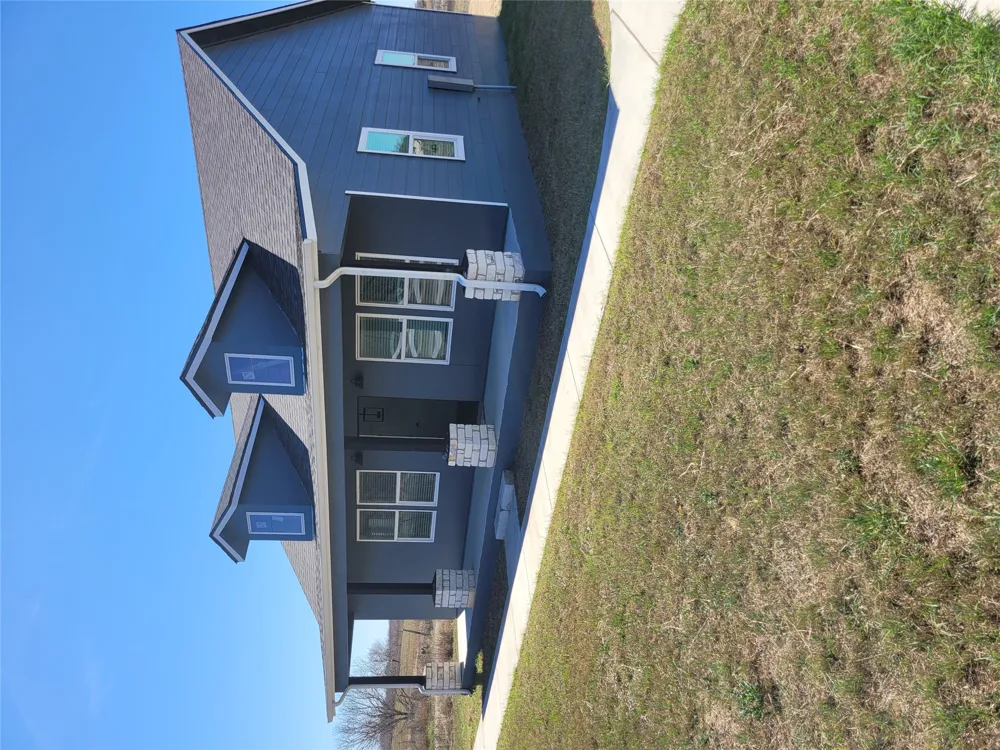 577 County Road 422 Road Stockdale, TX 78160