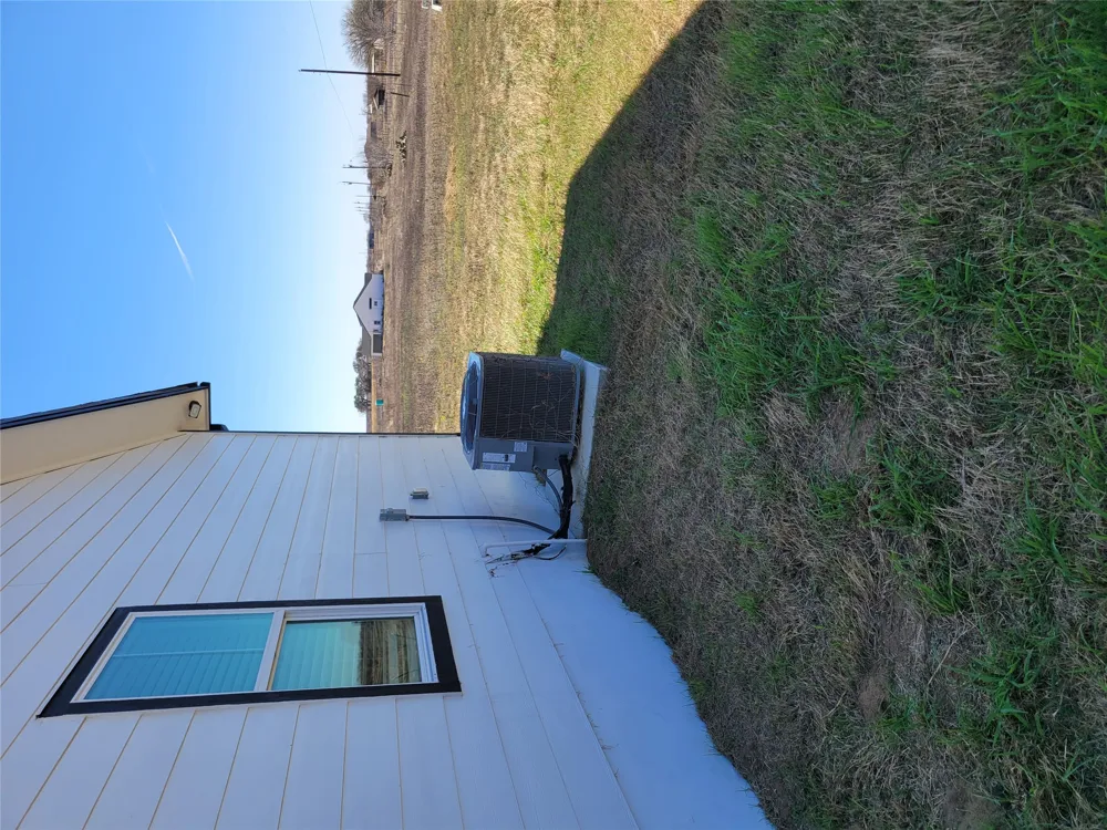 577 County Road 422 Road Stockdale, TX 78160
