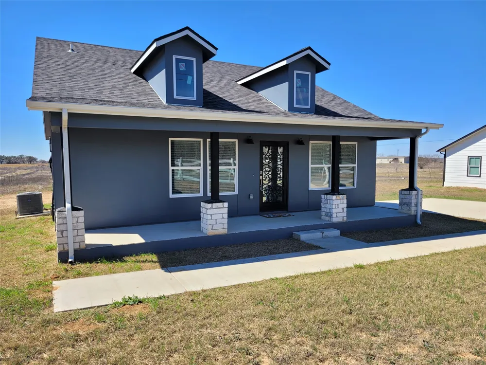 577 County Road 422 Road Stockdale, TX 78160