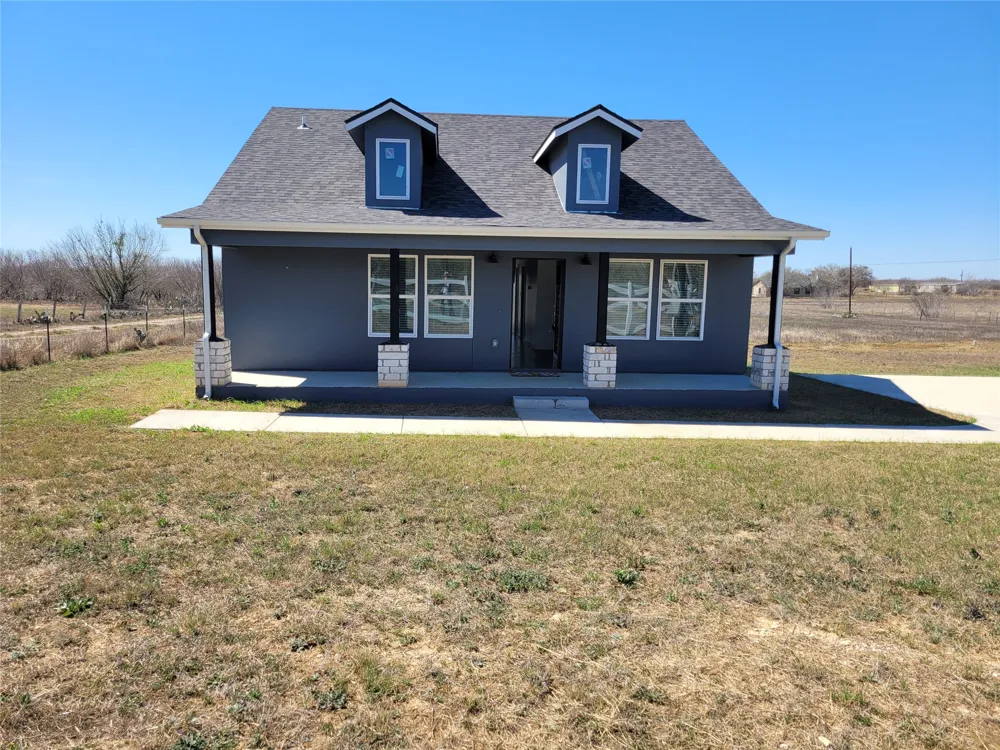 577 County Road 422 Road Stockdale, TX 78160