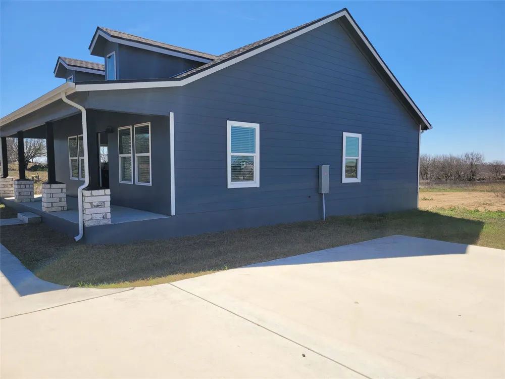 577 County Road 422 Road Stockdale, TX 78160