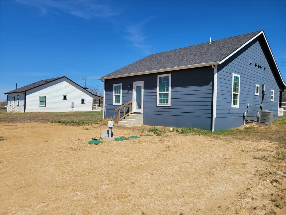 577 County Road 422 Road Stockdale, TX 78160