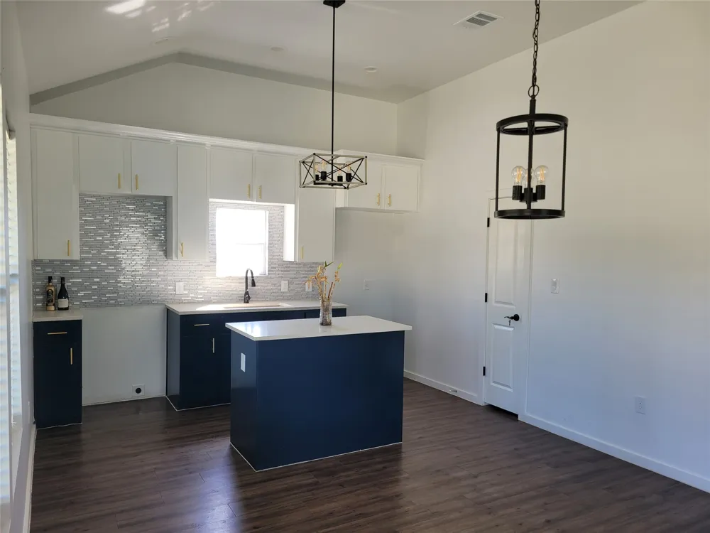 577 County Road 422 Road Stockdale, TX 78160