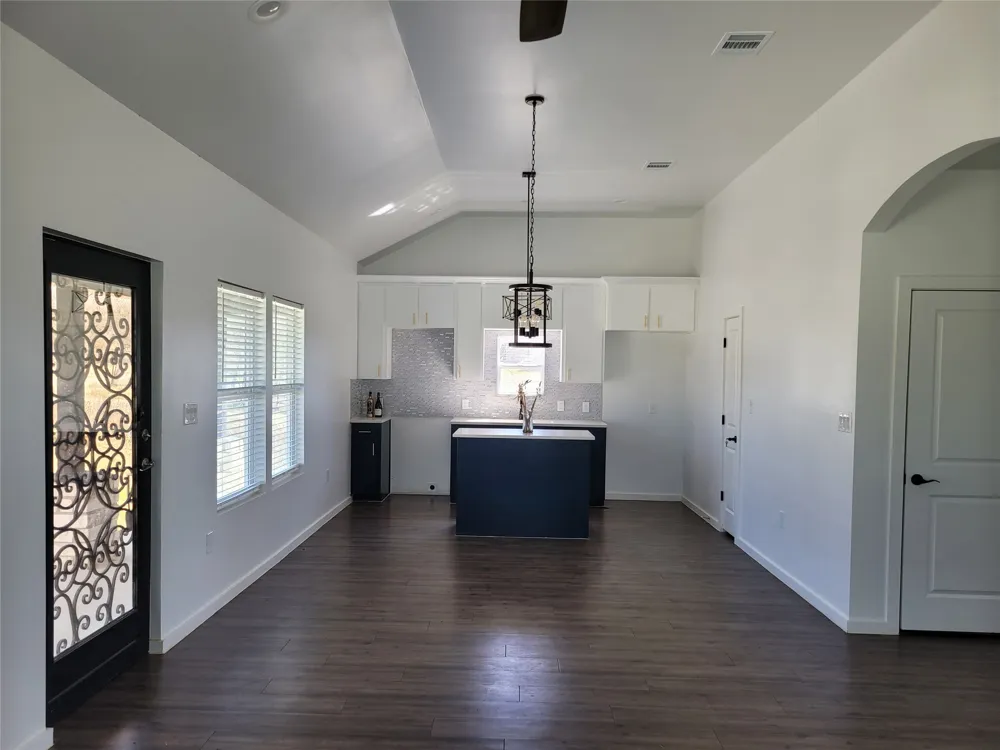 577 County Road 422 Road Stockdale, TX 78160
