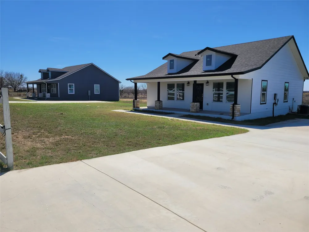 577 County Road 422 Road Stockdale, TX 78160