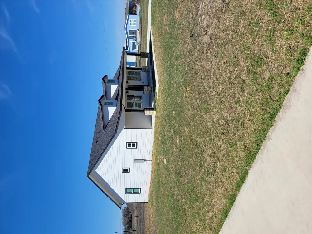 577 County Road 422 Road Stockdale, TX 78160