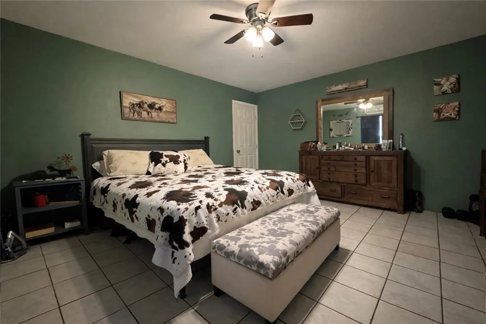 1010 Clay Circle Somerville, TX 77879