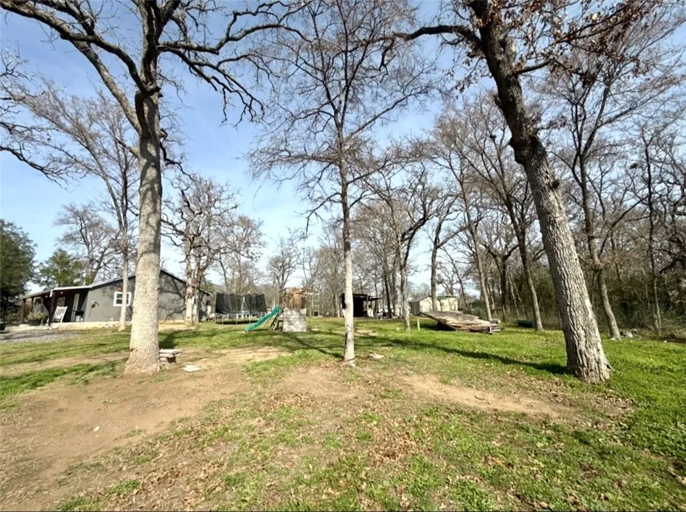 1010 Clay Circle Somerville, TX 77879