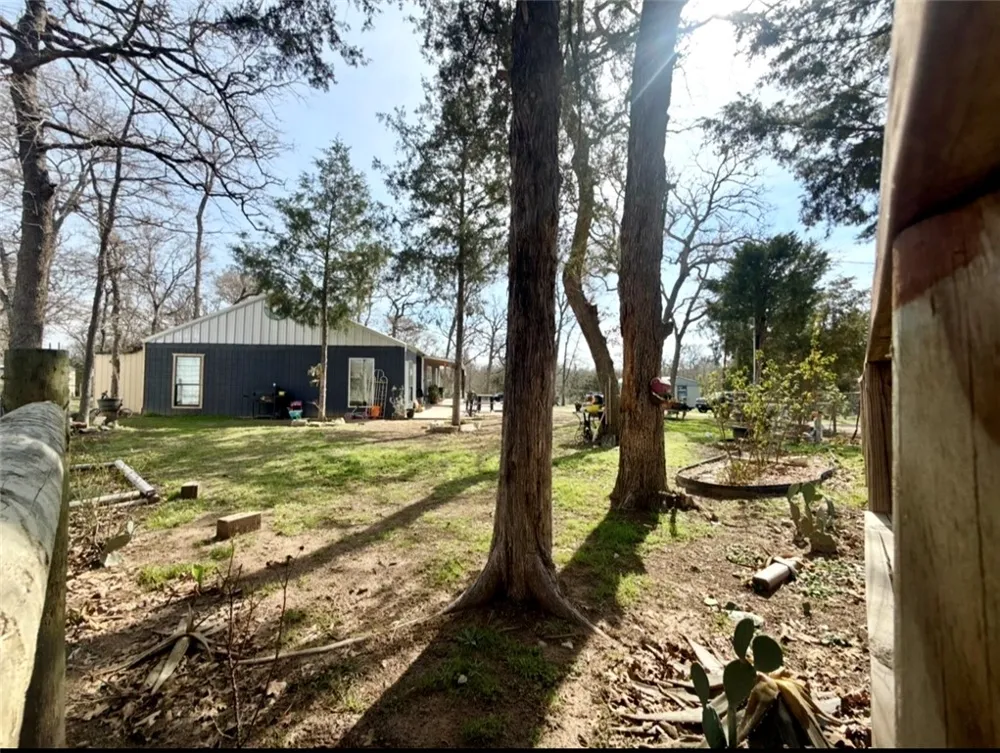 1010 Clay Circle Somerville, TX 77879