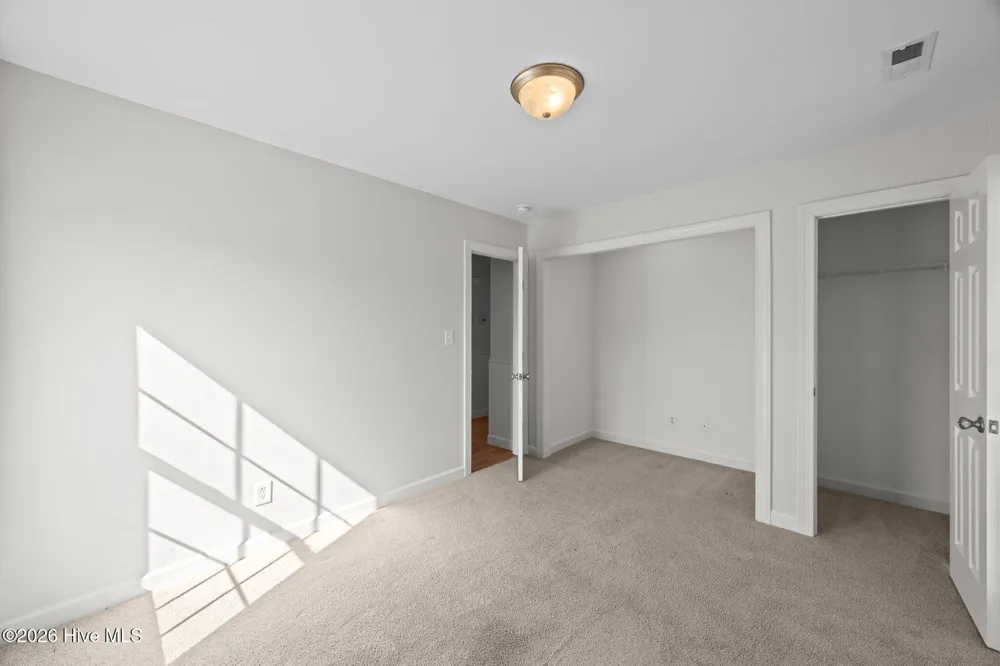 9329 Doris Drive Oriental, NC 28571