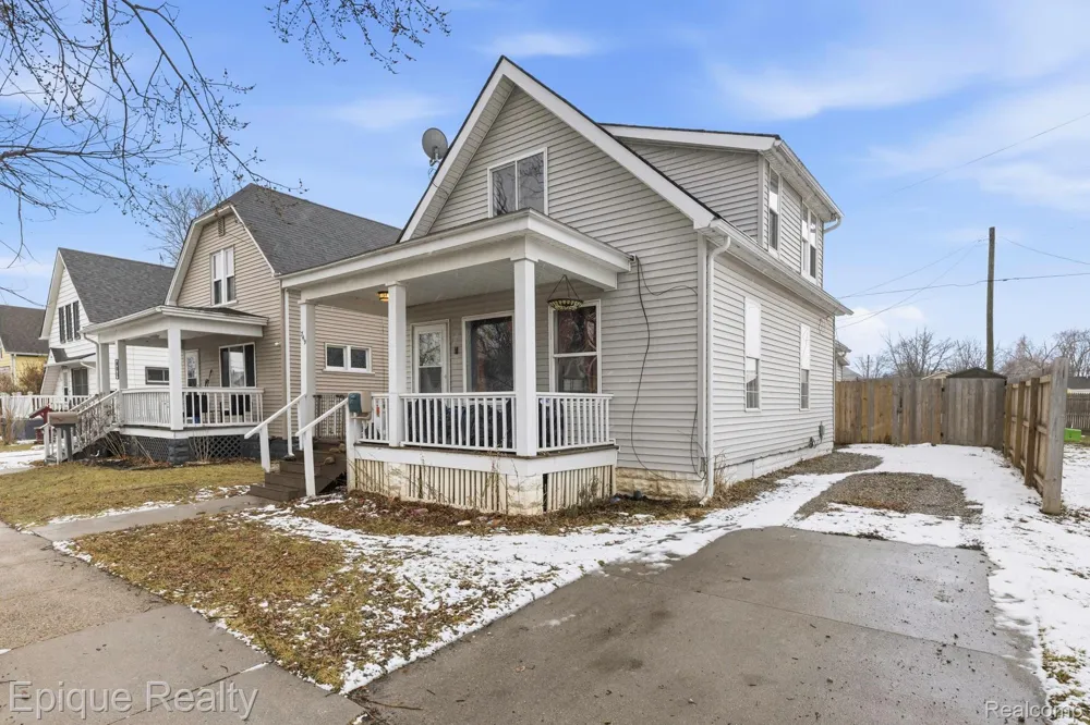 749 16th Street Port Huron City, MI 48060