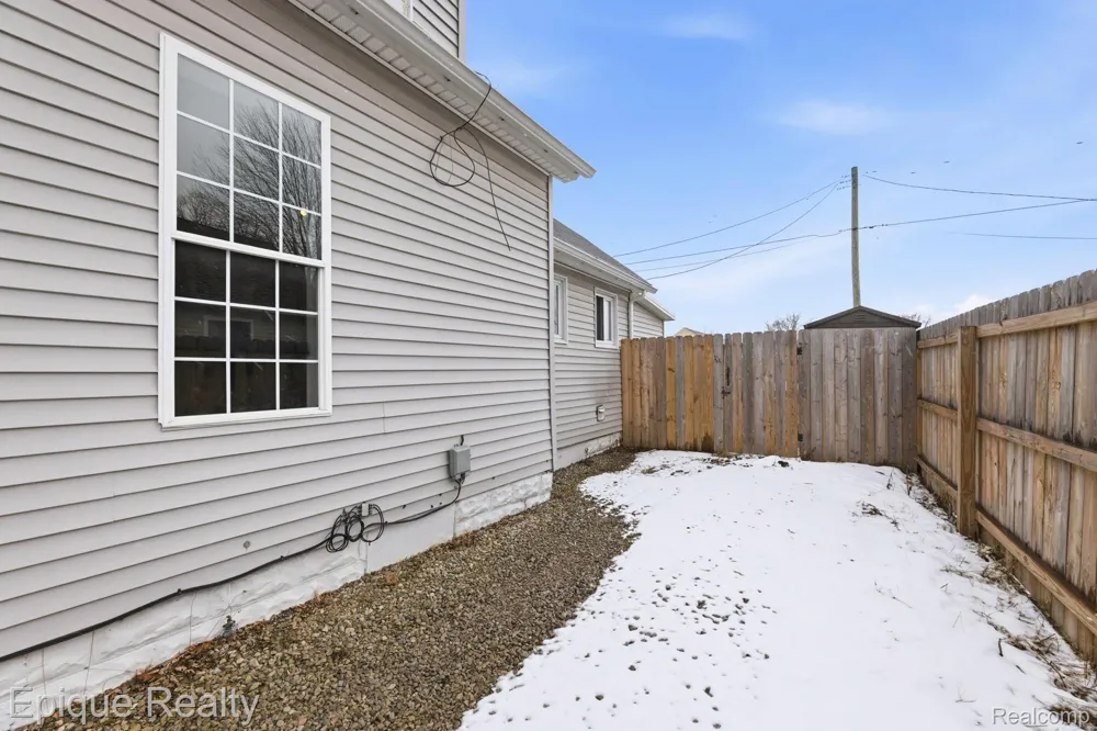 749 16th Street Port Huron City, MI 48060