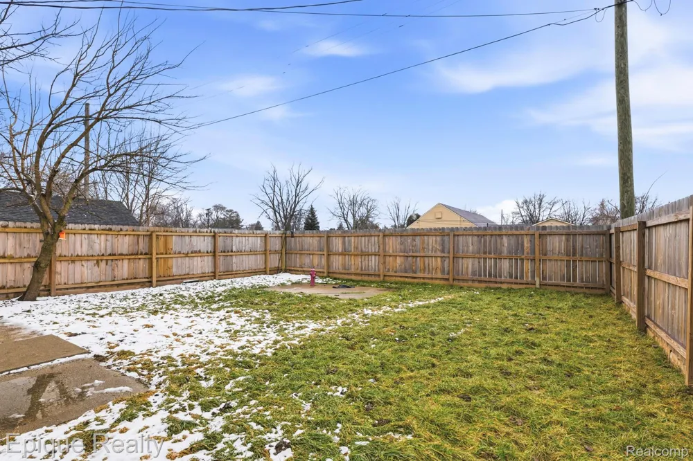 749 16th Street Port Huron City, MI 48060