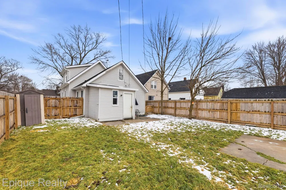 749 16th Street Port Huron City, MI 48060