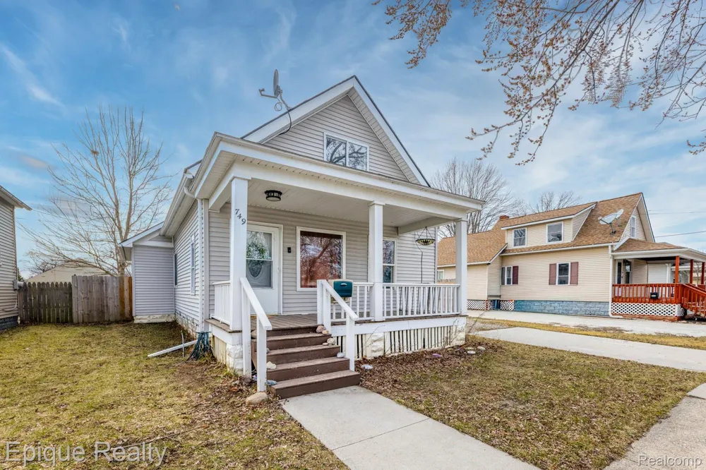749 16th Street Port Huron City, MI 48060