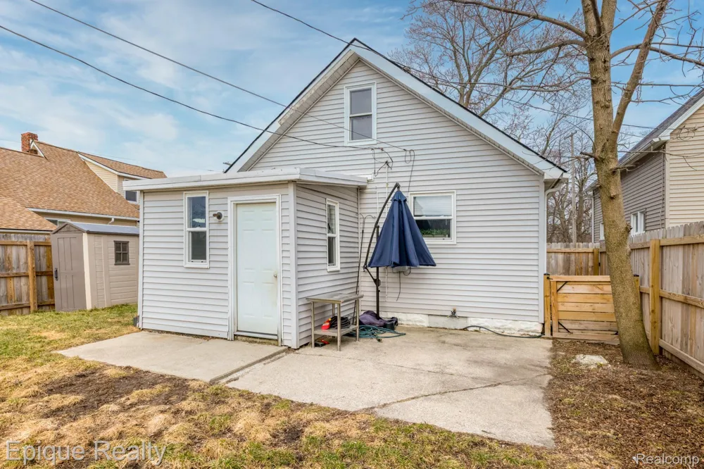 749 16th Street Port Huron City, MI 48060