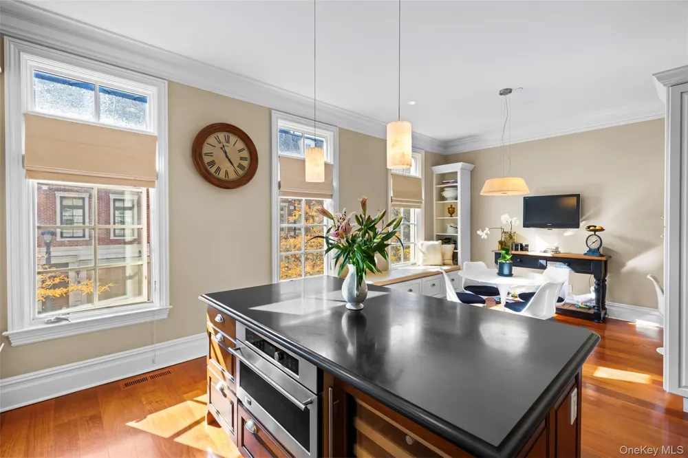 12 Rivers Edge Drive Tarrytown, NY 10591