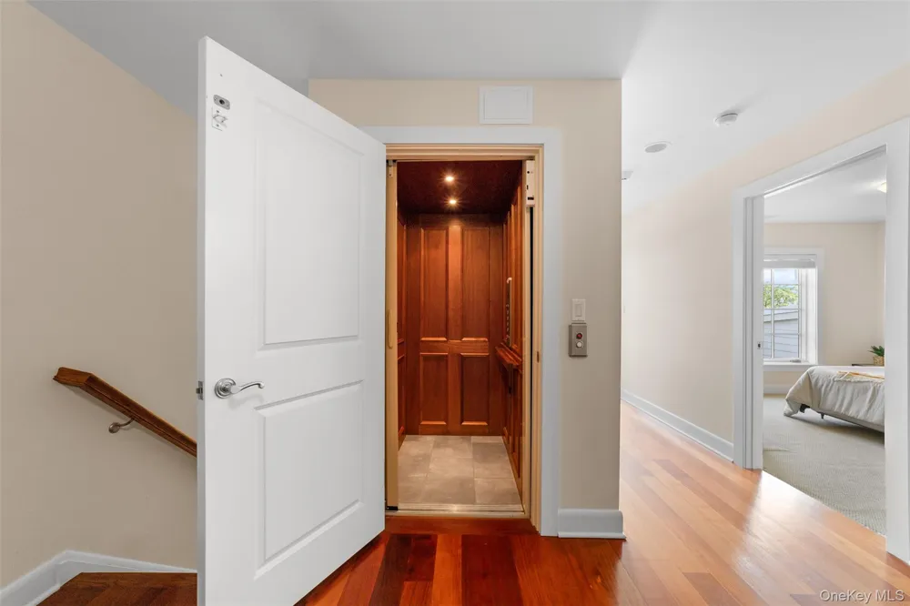 12 Rivers Edge Drive Tarrytown, NY 10591