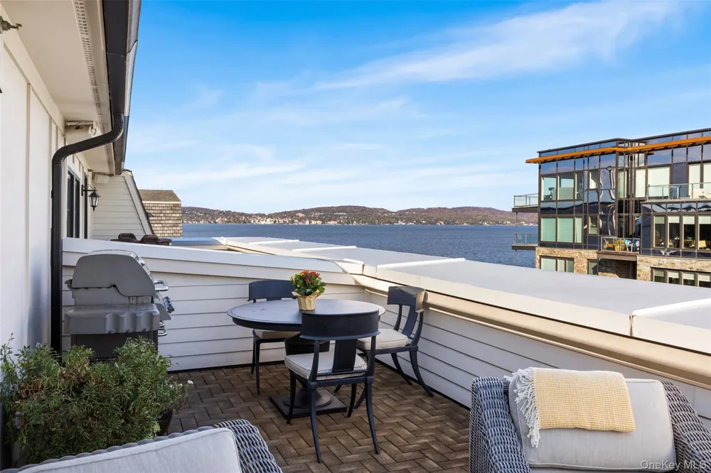 12 Rivers Edge Drive Tarrytown, NY 10591