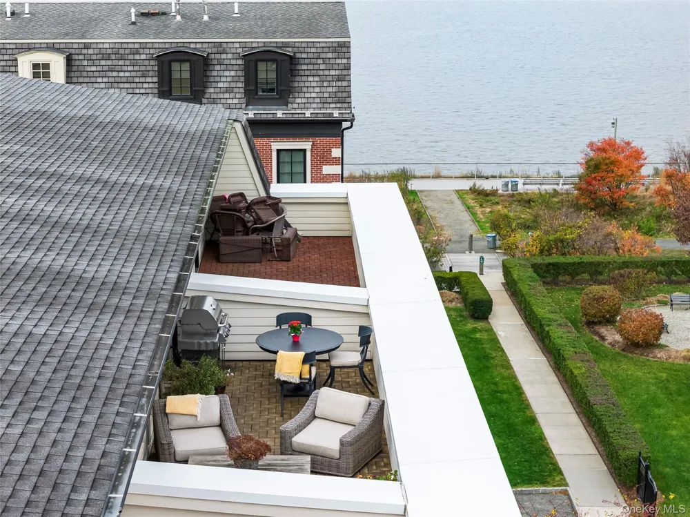 12 Rivers Edge Drive Tarrytown, NY 10591