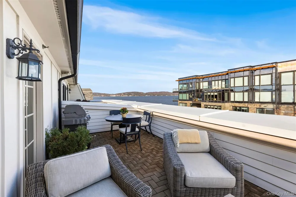 12 Rivers Edge Drive Tarrytown, NY 10591