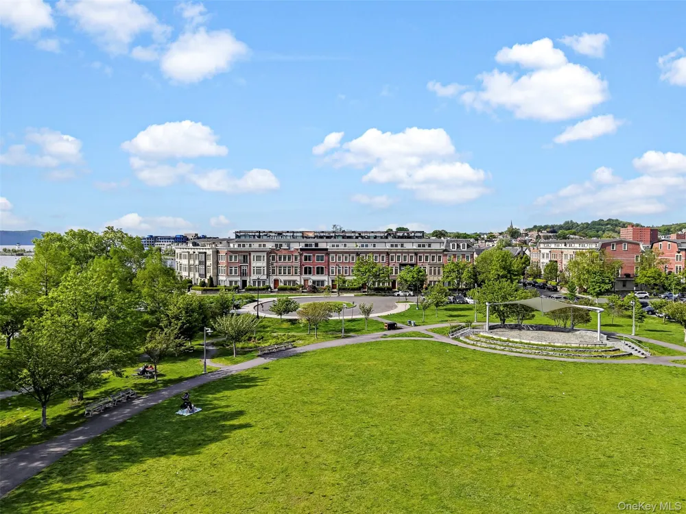 12 Rivers Edge Drive Tarrytown, NY 10591
