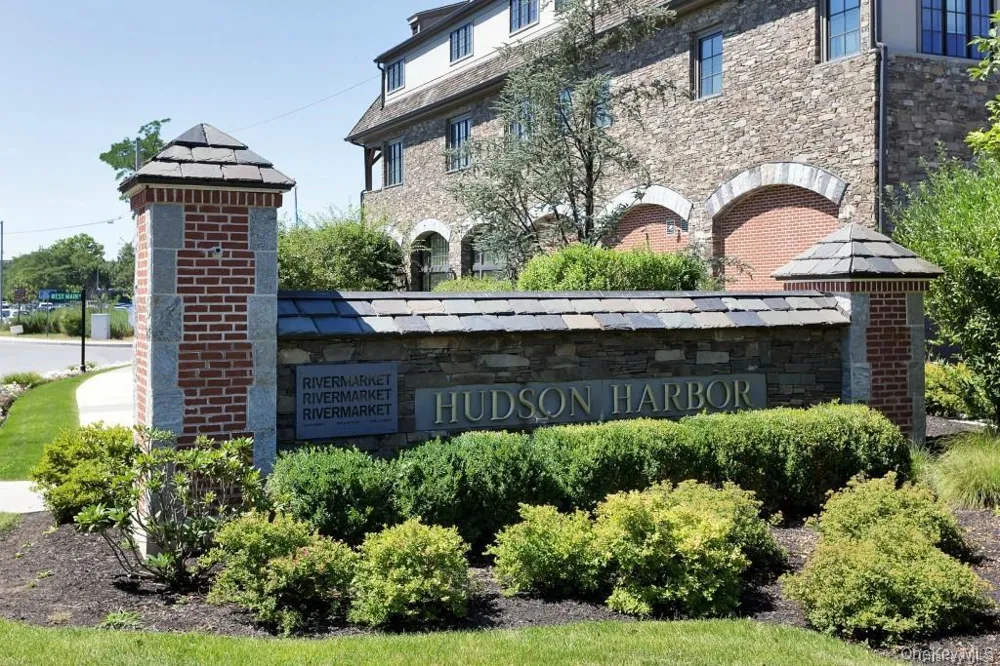 12 Rivers Edge Drive Tarrytown, NY 10591