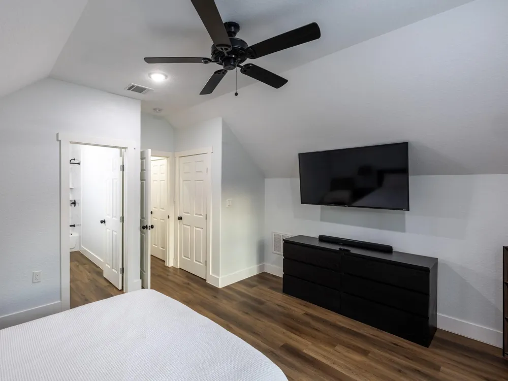 111 V Allen Lane Coldspring, TX 77331