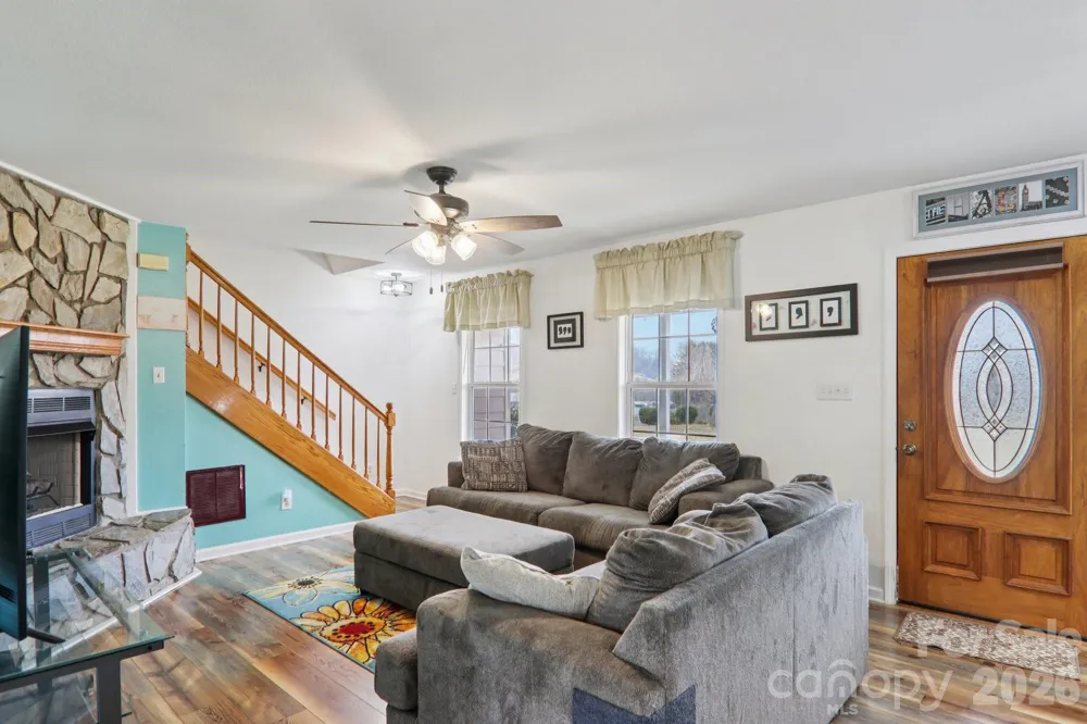 130 Crestview Street Canton, NC 28716